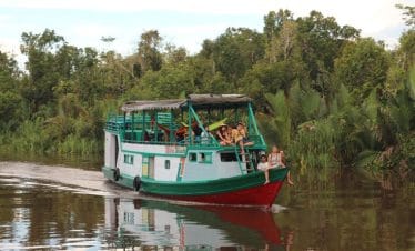 orangutan tour houseboat