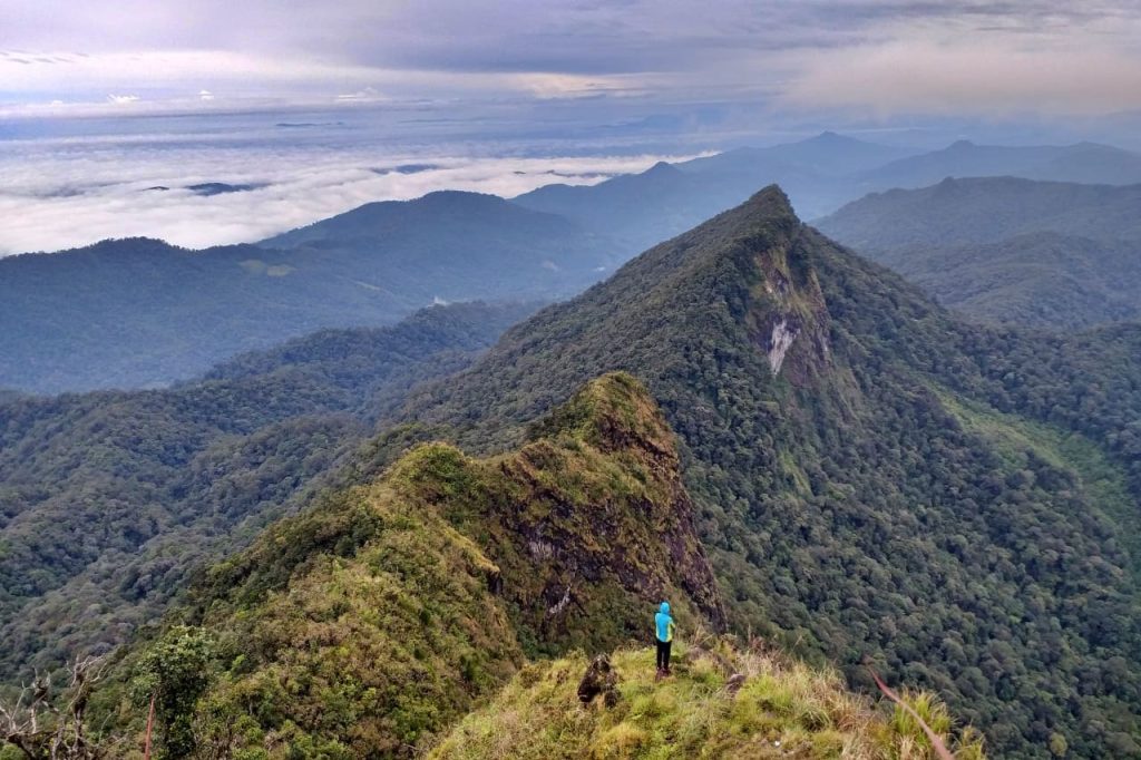 best hiking borneo