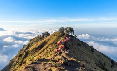 Mount Rinjani Trekking (Rim + Crater)