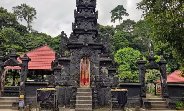Lombok Legacy Expedition: Ancient Temples & Benang Kelambu